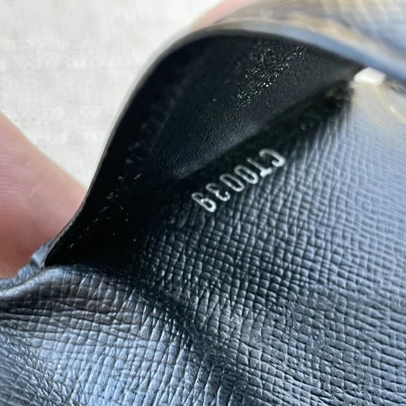 Louis Vuitton Keychain Black/Gray Leather Keys Holder Bag - Picture 11 of 12